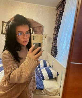 Я индивидуальная и опытная девушка, готовая подарить тебе незабываемые моменты удовольствия. Моя нежность и креативность позволят нам окунуться в мир наслаждения без ограничений. Я могу быть твоей нежной и страстной путаной, готовой исполнить все твои самые сокровенные фантазии. Расскажи мне свои желания, и я сделаю все возможное, чтобы они осуществились. Возможны выезды в отель или апартаменты в Москве. У меня кристально чистая репутация и положительные отзывы от моих клиентов. Я жду тебя, мой дорогой! 💋 Маша